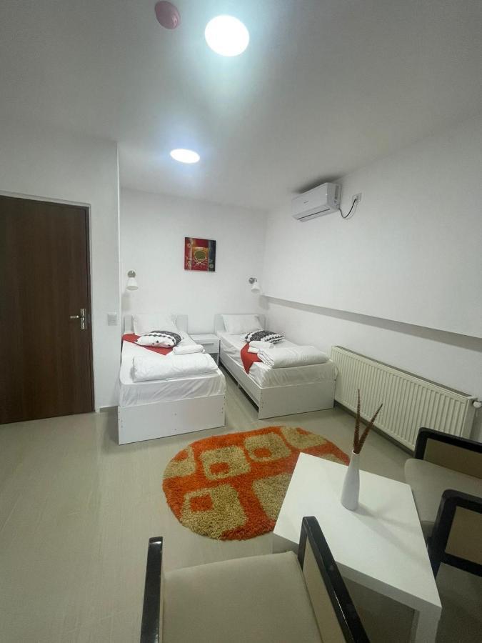 Hostel Tripoli Palace Bukarest Kültér fotó