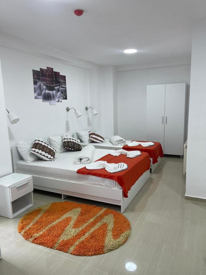 Hostel Tripoli Palace Bukarest Kültér fotó
