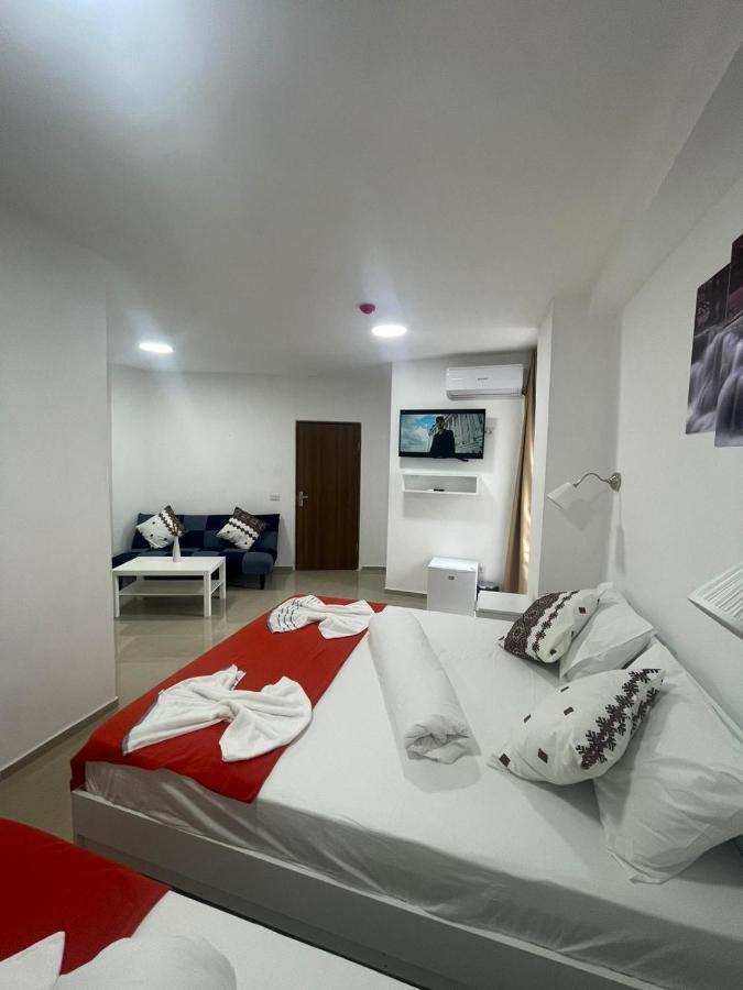 Hostel Tripoli Palace Bukarest Kültér fotó