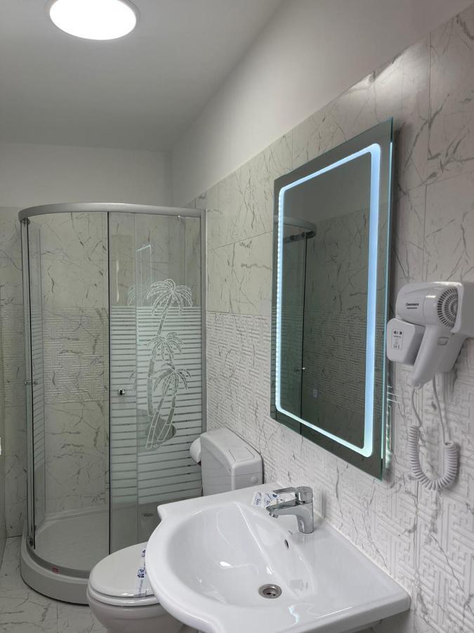 Hostel Tripoli Palace Bukarest Kültér fotó