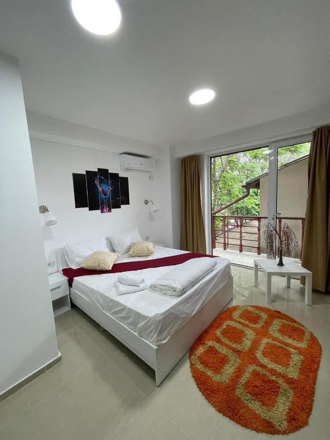 Hostel Tripoli Palace Bukarest Kültér fotó