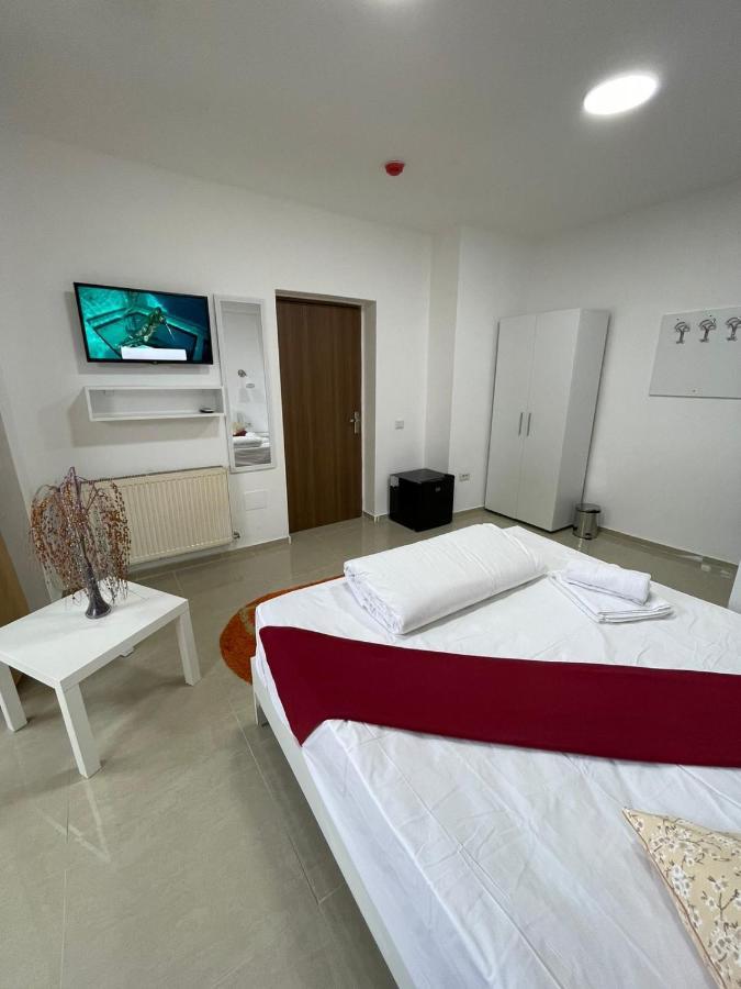 Hostel Tripoli Palace Bukarest Kültér fotó