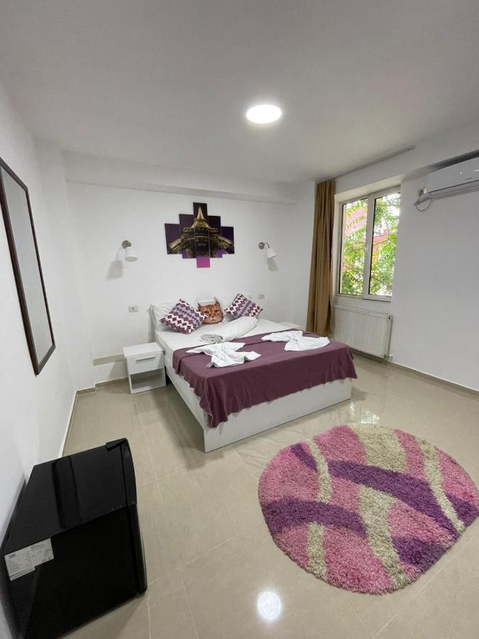 Hostel Tripoli Palace Bukarest Kültér fotó