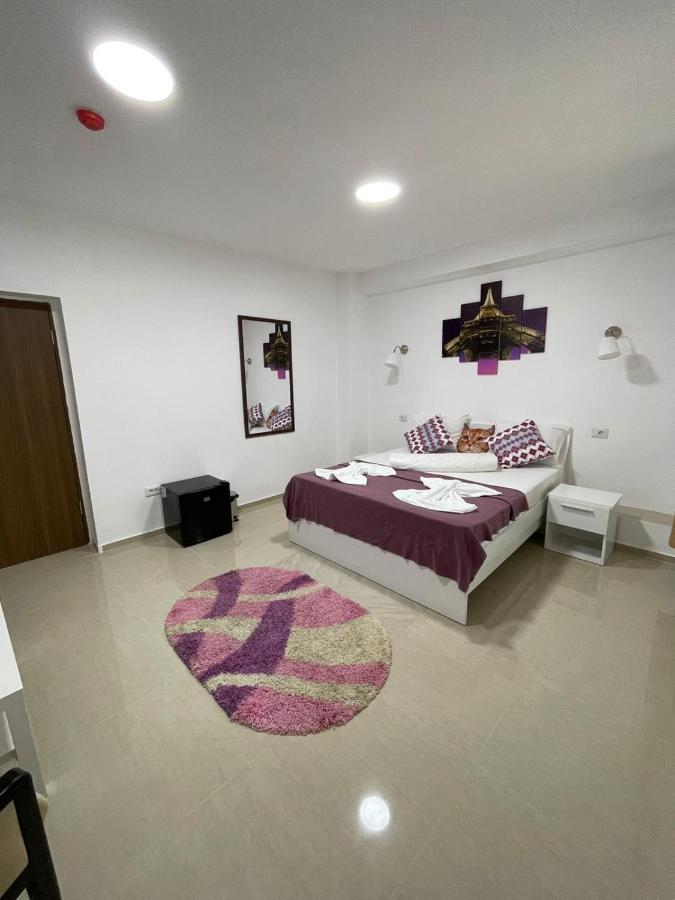 Hostel Tripoli Palace Bukarest Kültér fotó