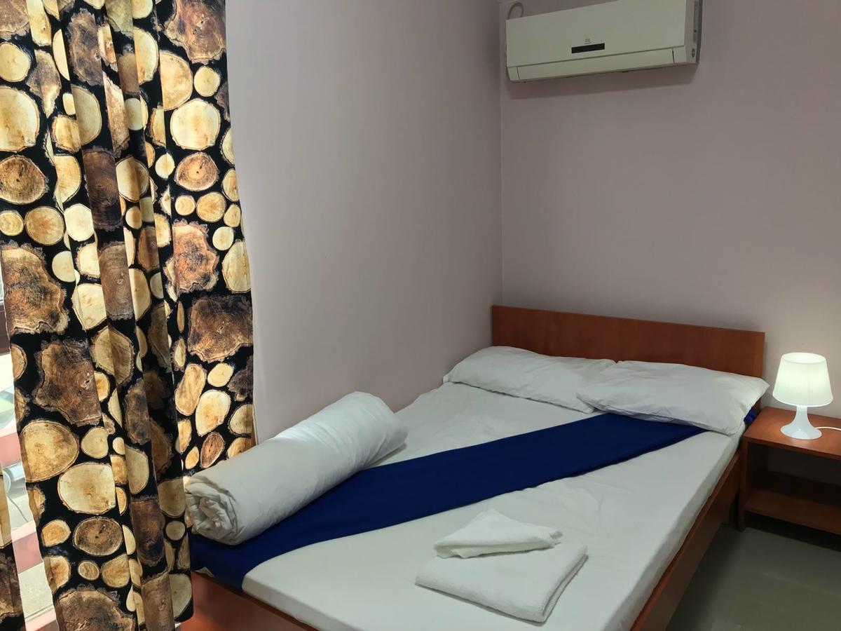 Hostel Tripoli Palace Bukarest Kültér fotó