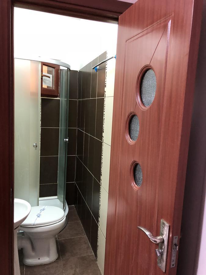 Hostel Tripoli Palace Bukarest Kültér fotó