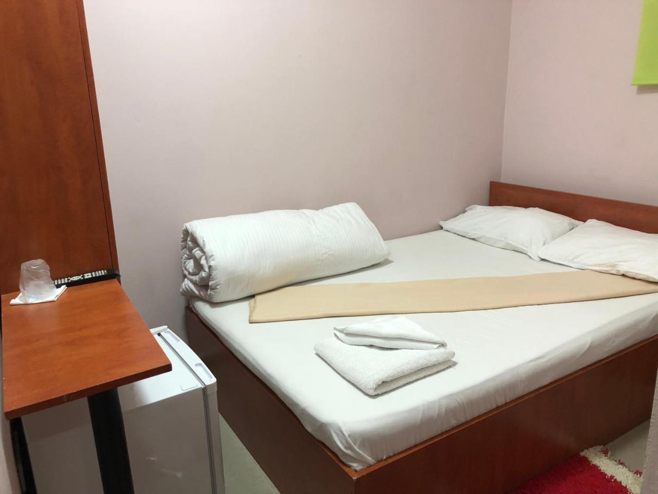 Hostel Tripoli Palace Bukarest Kültér fotó